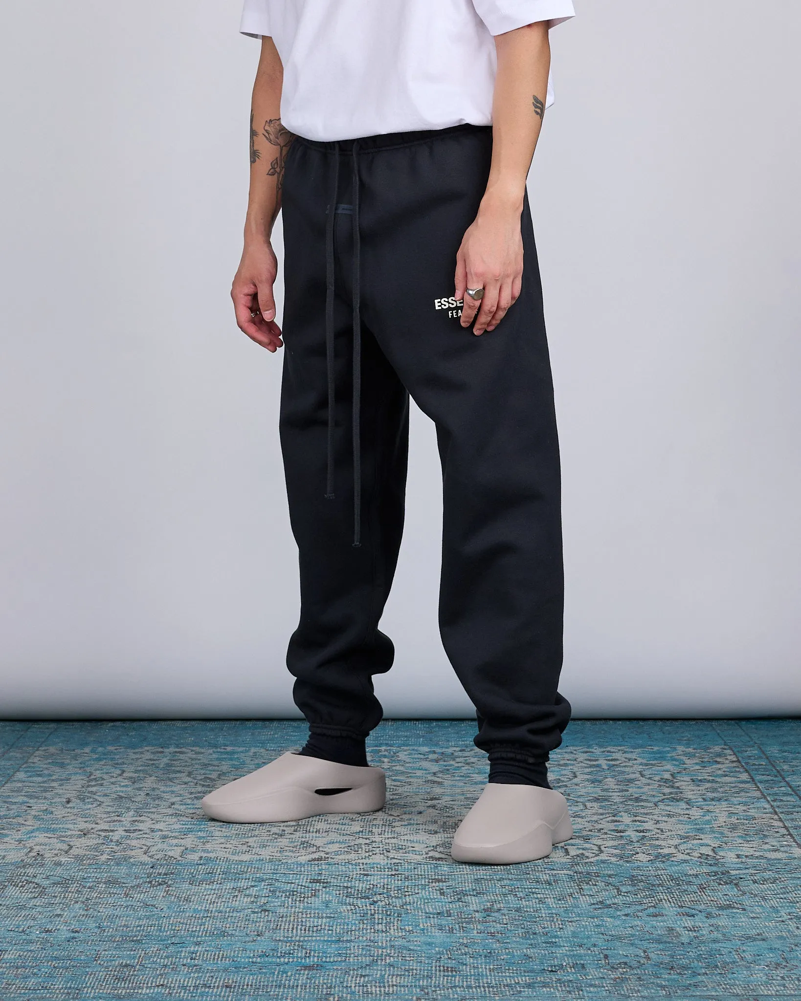 Fear of God Essentials Classic Sweatpant Bevel Jet Black