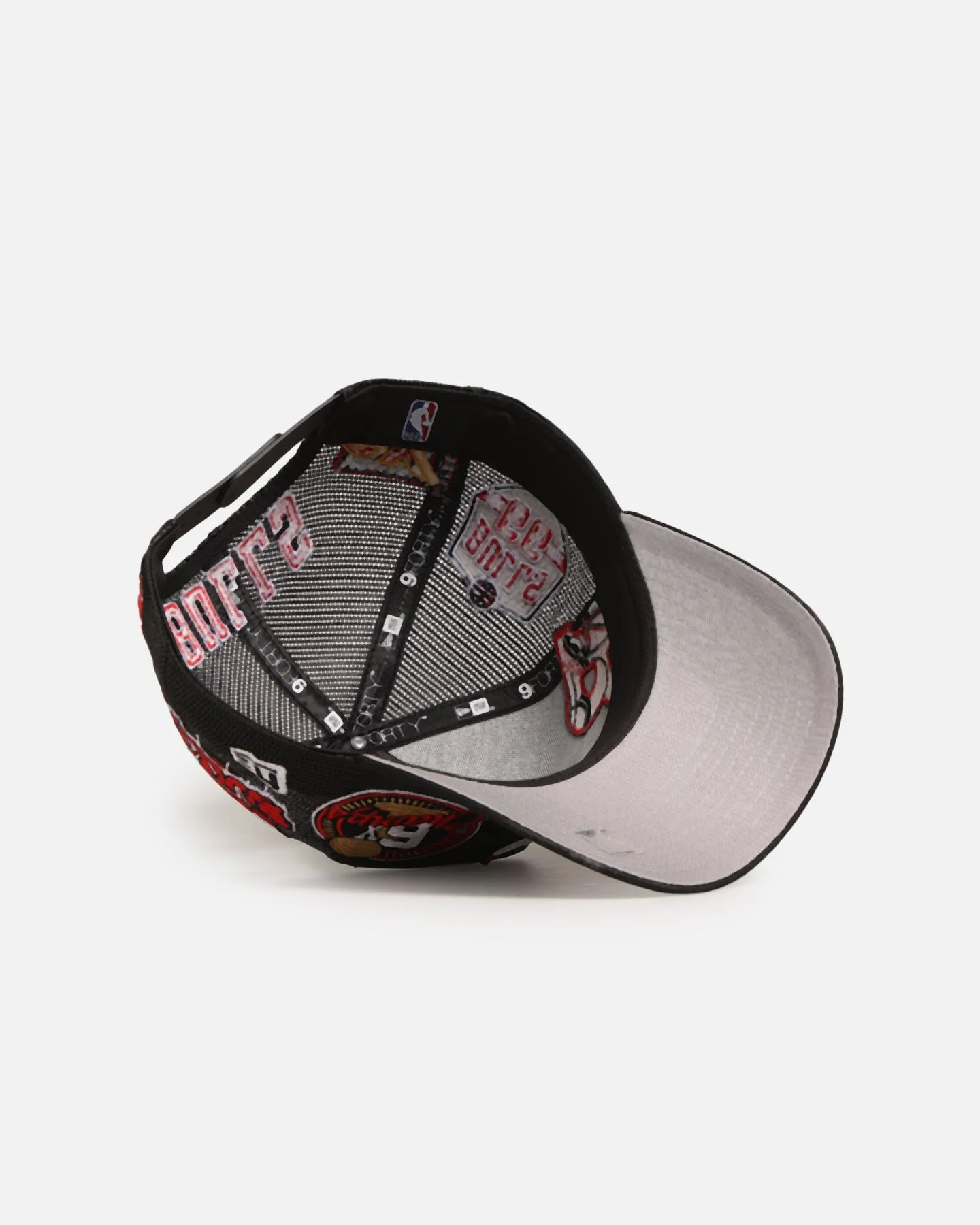 New Era Chicago Bulls 'Mesh Crown All Over Logos' 9FORTY A-Frame Snapback Official Team Colour