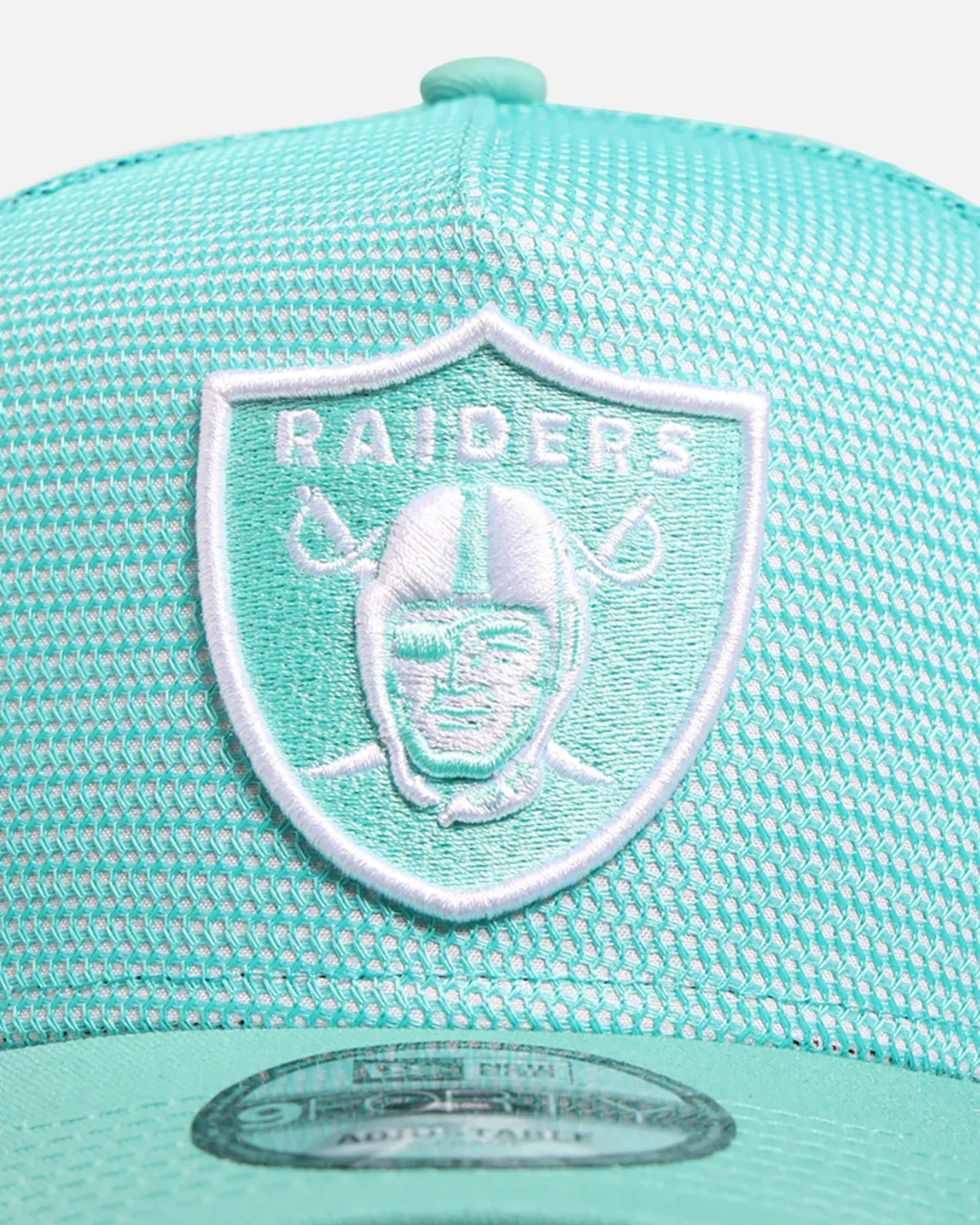 New Era Las Vegas Raiders 'Polychromatic Mesh' 9FORTY A-Frame Snapback Mint/White