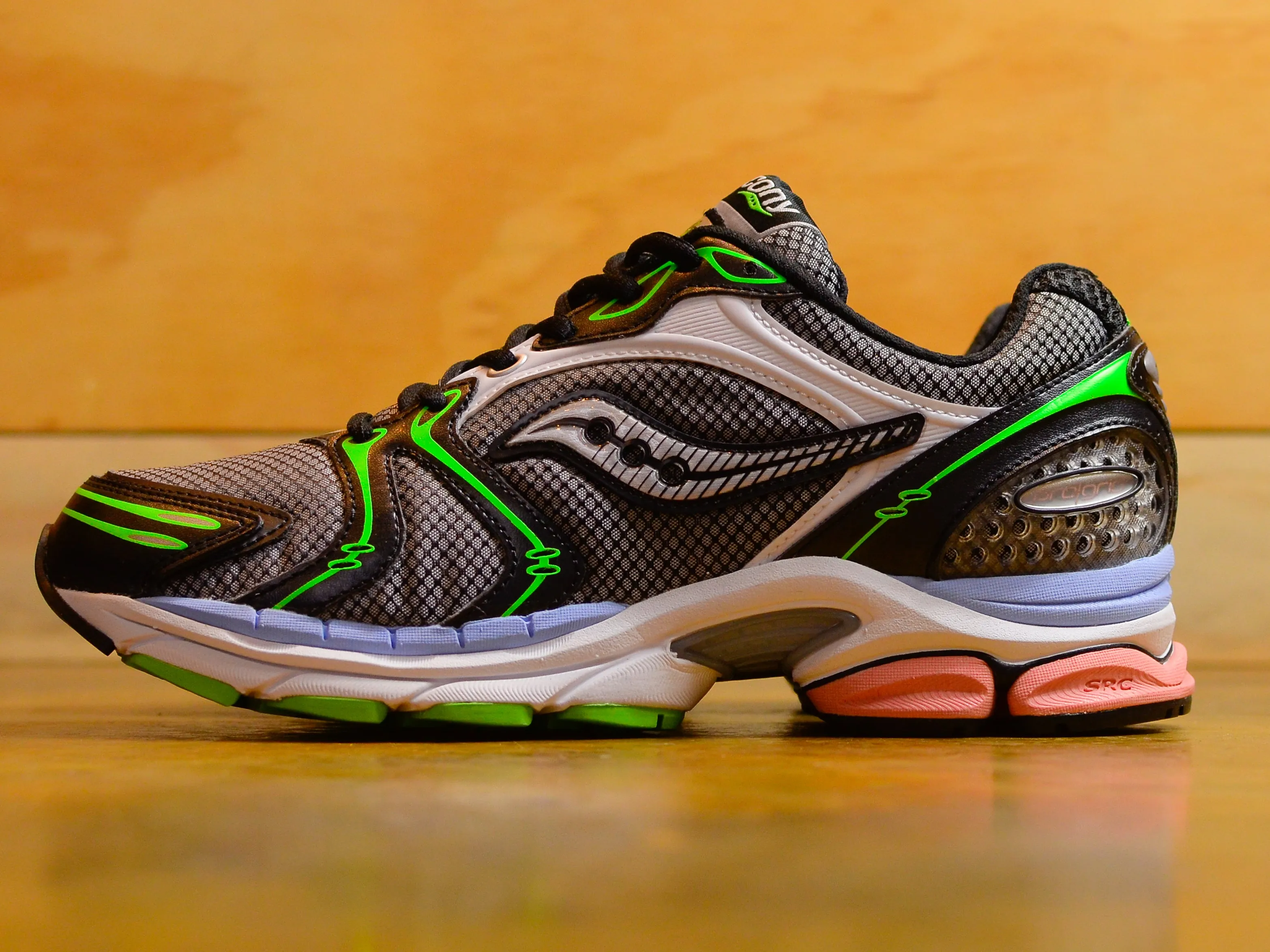 Progrid Triumph 4 Otherworld - Black / White / Pink