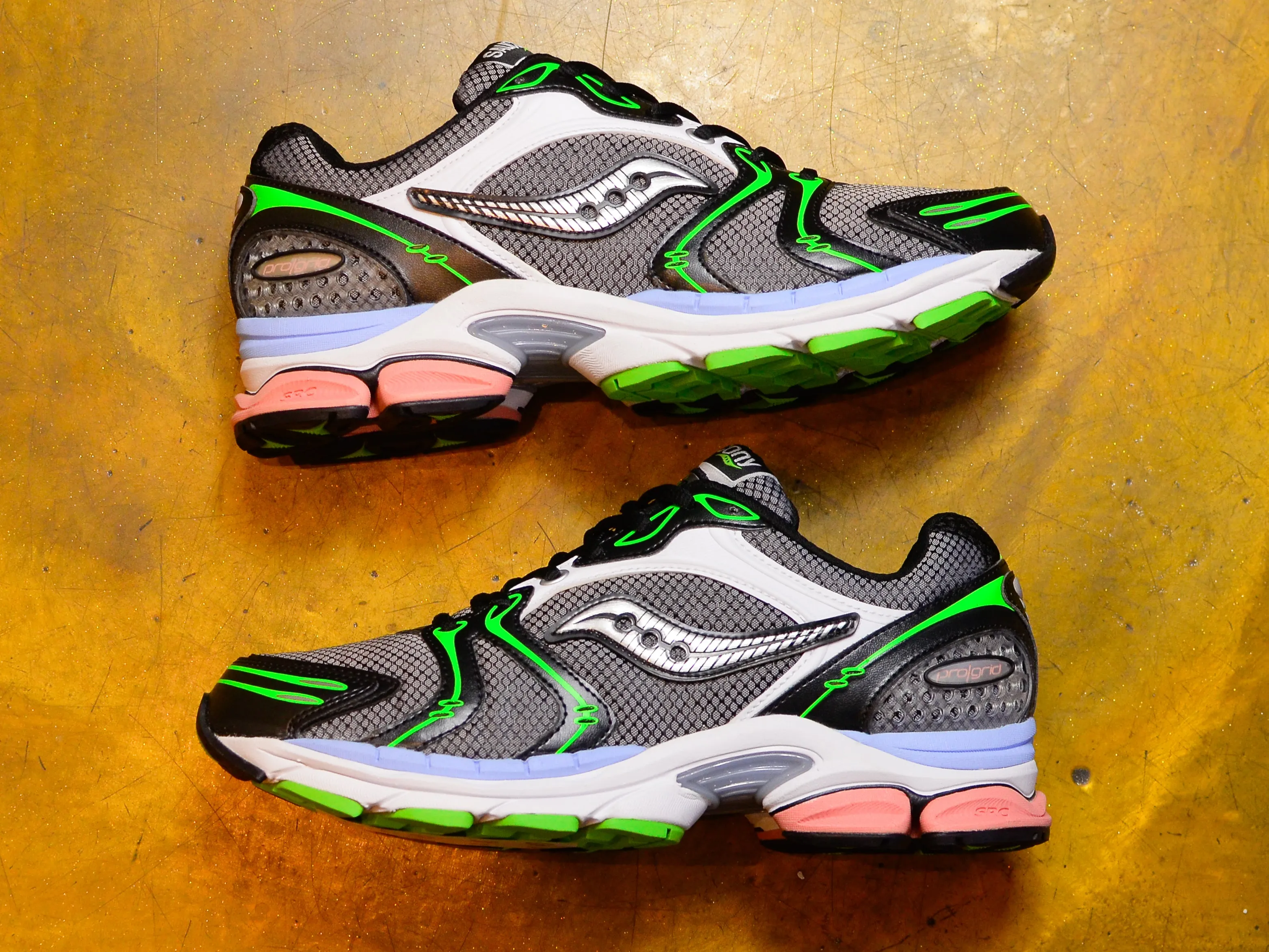 Progrid Triumph 4 Otherworld - Black / White / Pink